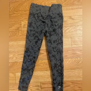 Gymshark adapt camo leggings - medium